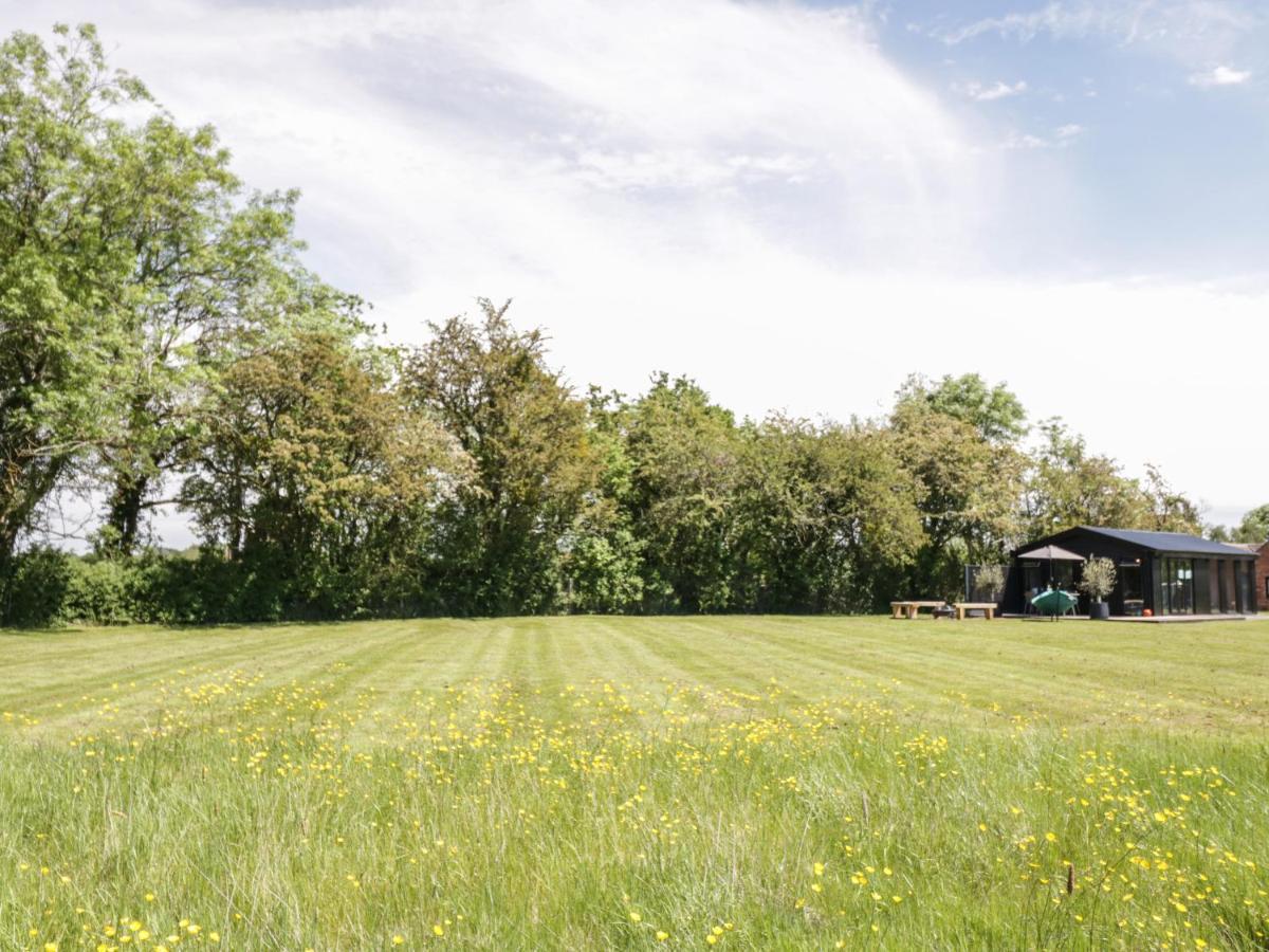 The Tractor Shed Villa Устър Екстериор снимка