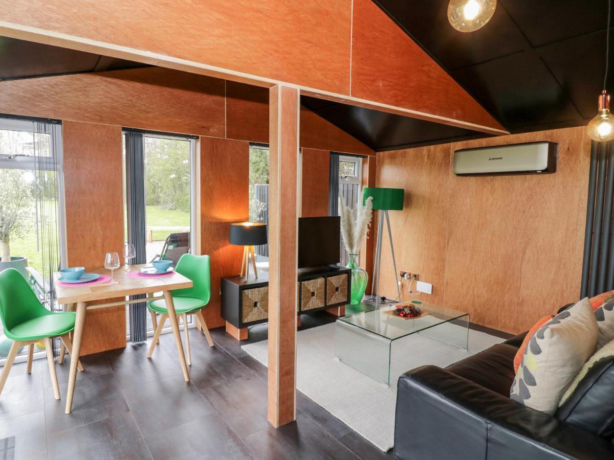 The Tractor Shed Villa Устър Екстериор снимка